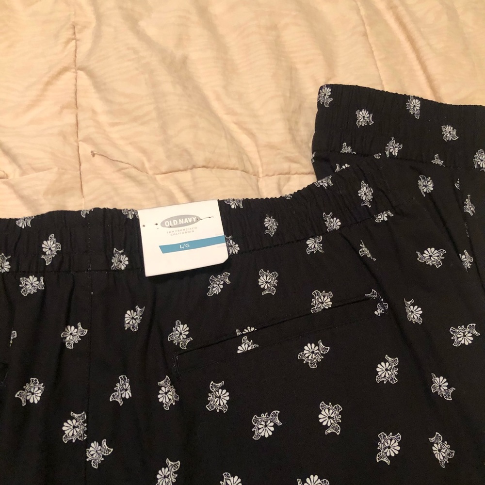 Dressy Black and White Joggers (Tags Attached) - Picture 3 of 4